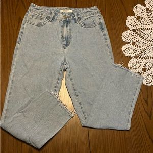 PacSun Light wash Mom Jean Size 25
